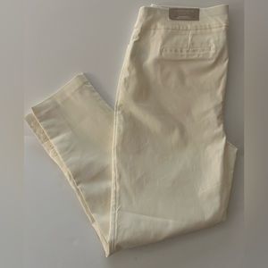 NWT Chicos button him, slim ankle pants